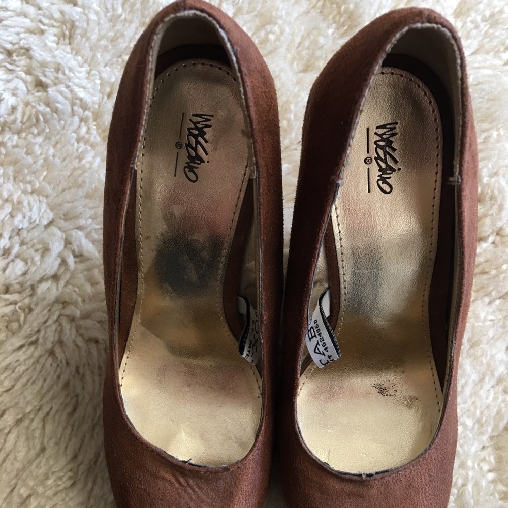 Shoes - Picture 4 of 5